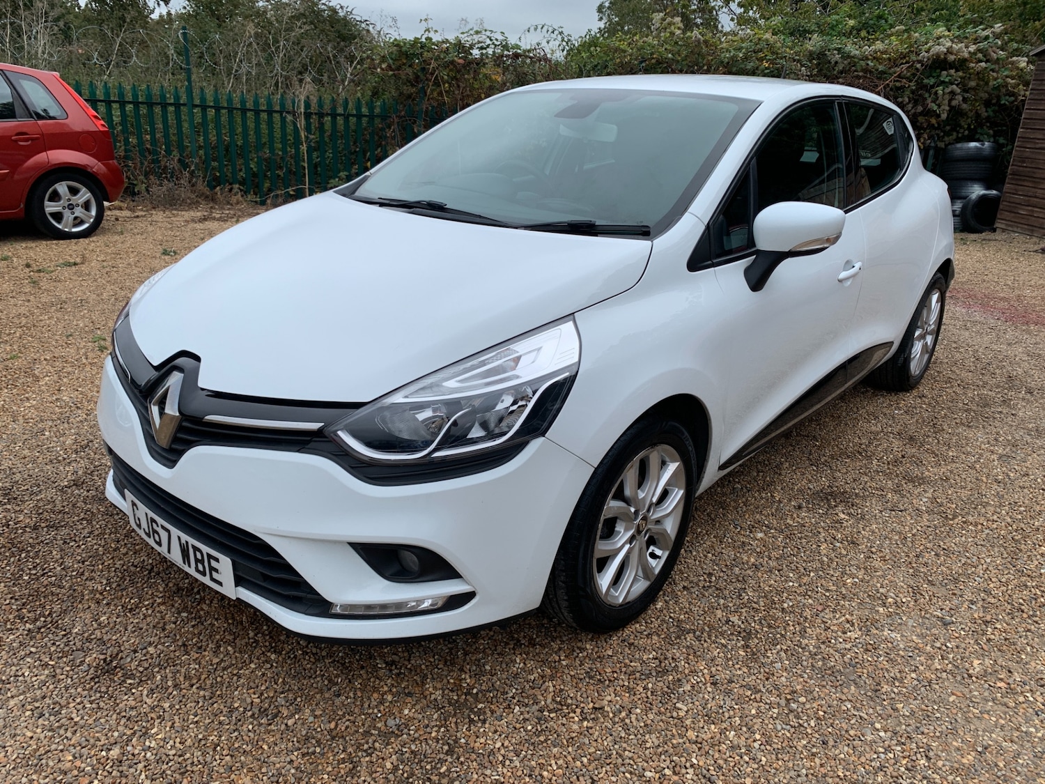 Used Renault Clio 2017 for sale - 76208645: Photo 2