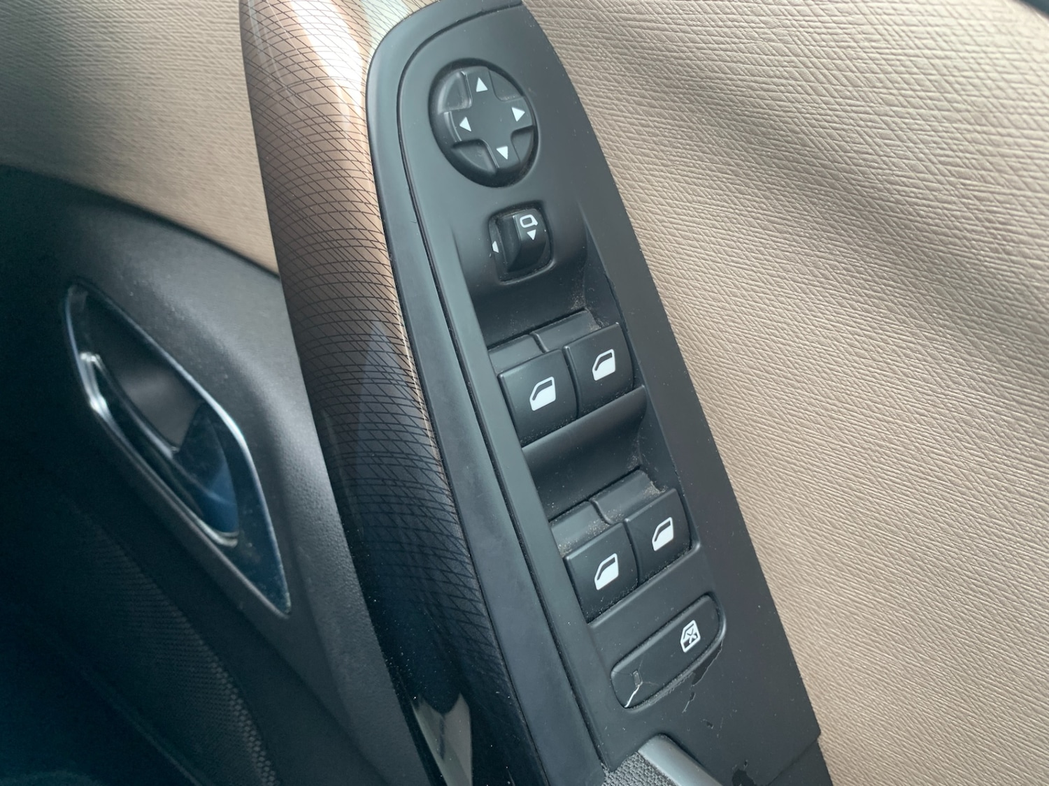 Used Citroen Grand C4 Picasso 2013 for sale - 77679174: Photo 12