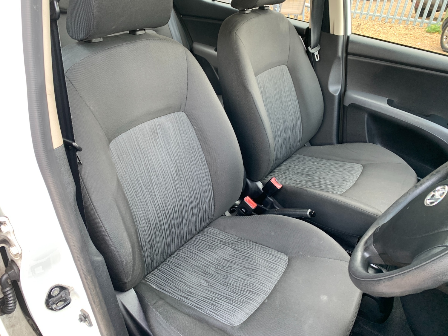 Used Hyundai i10 2012 for sale - 76075860: Photo 11