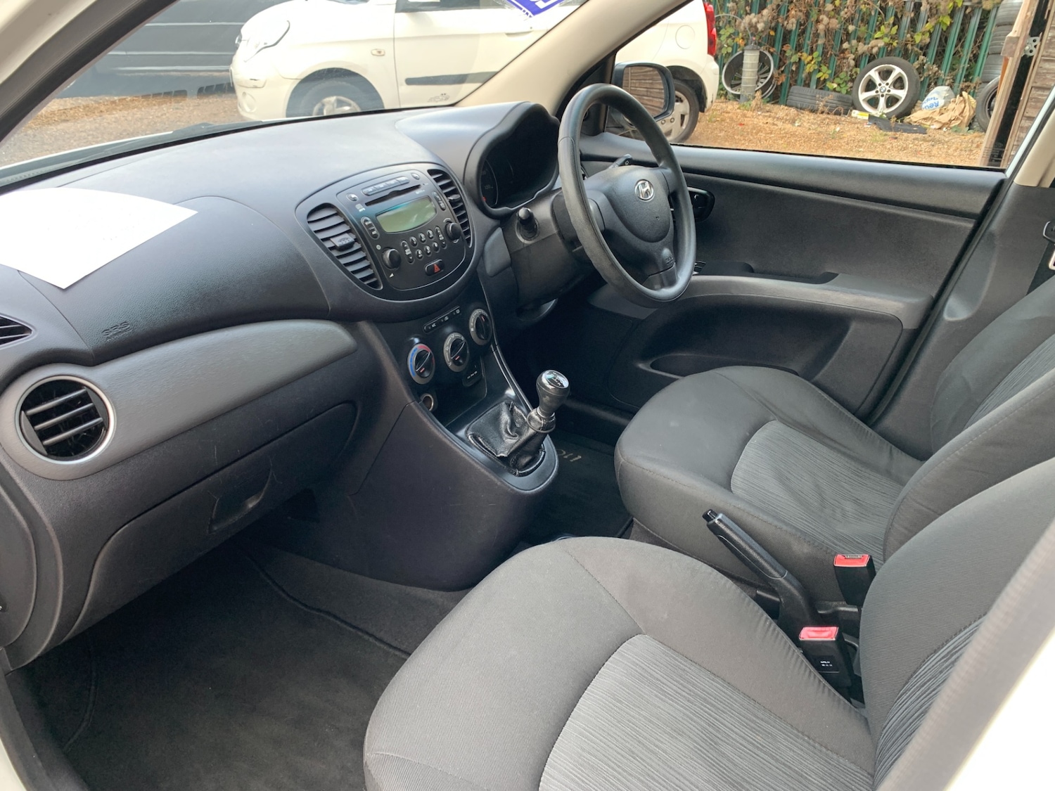 Used Hyundai i10 2012 for sale - 76075860: Photo 12