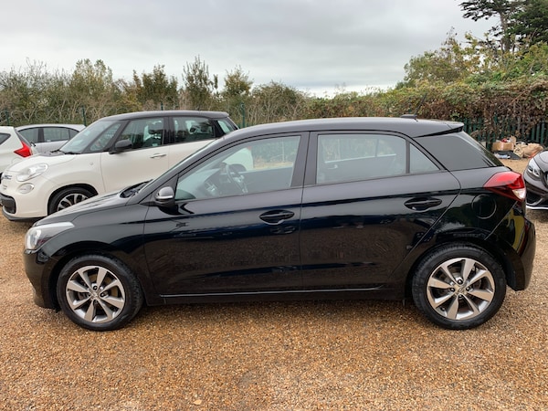Used Hyundai i20 2017 for sale - 76263481: Photo 4