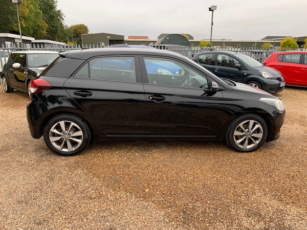 Used Hyundai i20 2017 for sale - 76263481: Photo 8