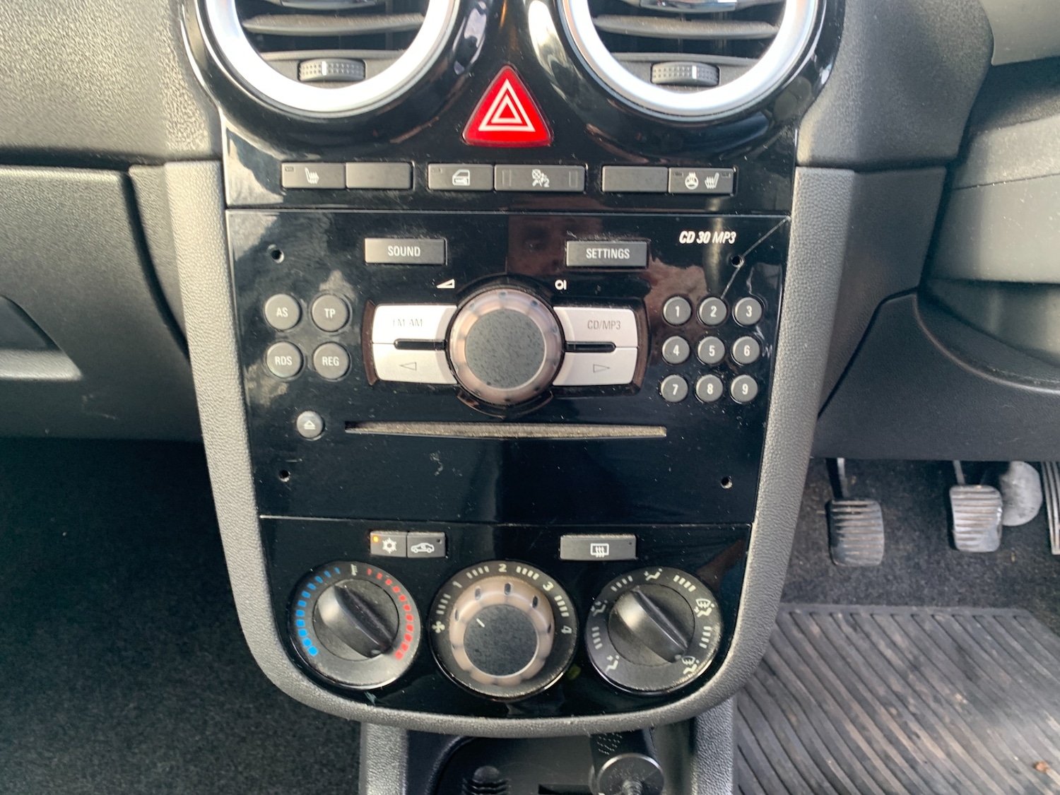 Used Vauxhall Corsa 2010 for sale - 77997772: Photo 14