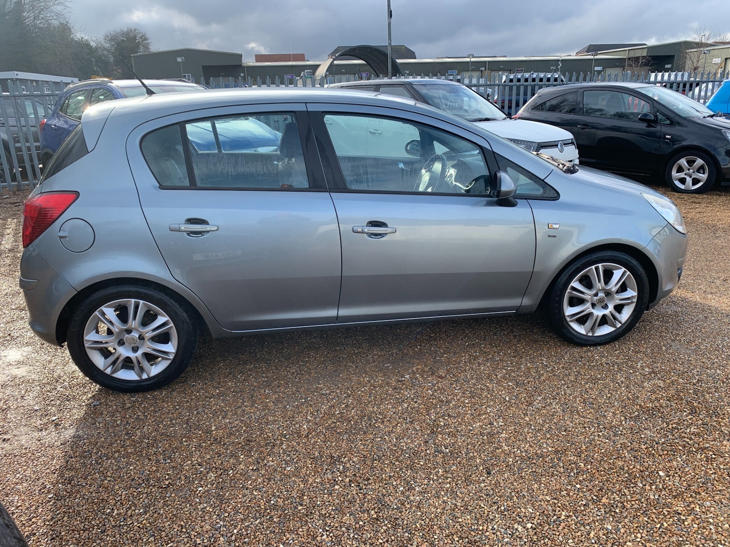 Used Vauxhall Corsa 2010 for sale - 77997772: Photo 2