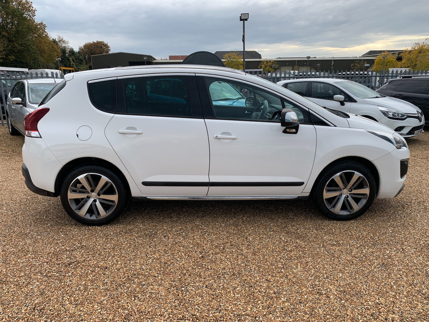 Used Peugeot 3008 2014 for sale - 76464499: Photo 5