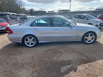 Used Mercedes-Benz E Class 2005 for sale - 77819562: Photo