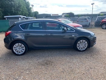 Used Vauxhall Astra 2015 for sale - 79616893: Photo