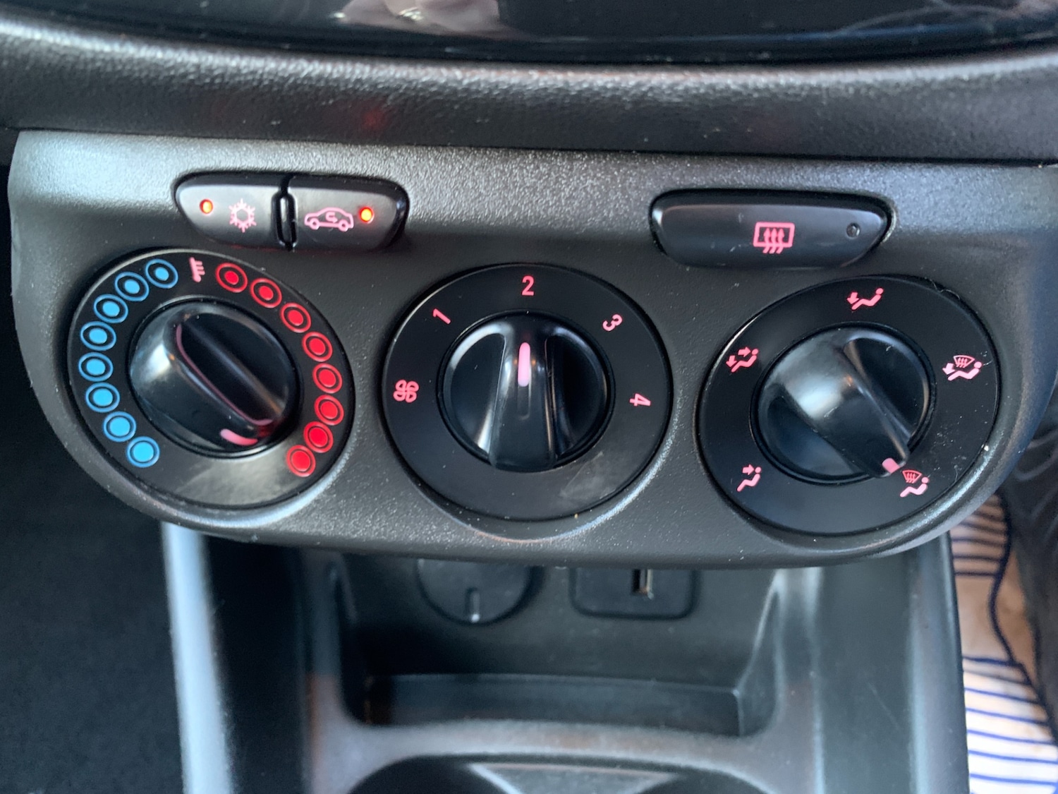 Used Vauxhall Corsa 2016 for sale - 76796374: Photo 16