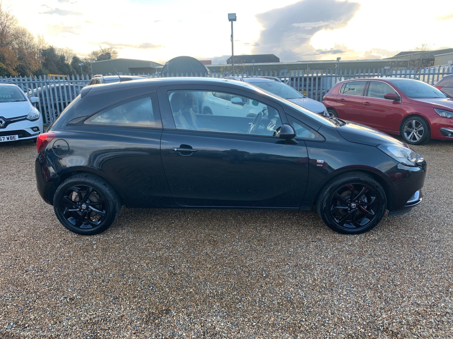 Used Vauxhall Corsa 2016 for sale - 76796374: Photo 2
