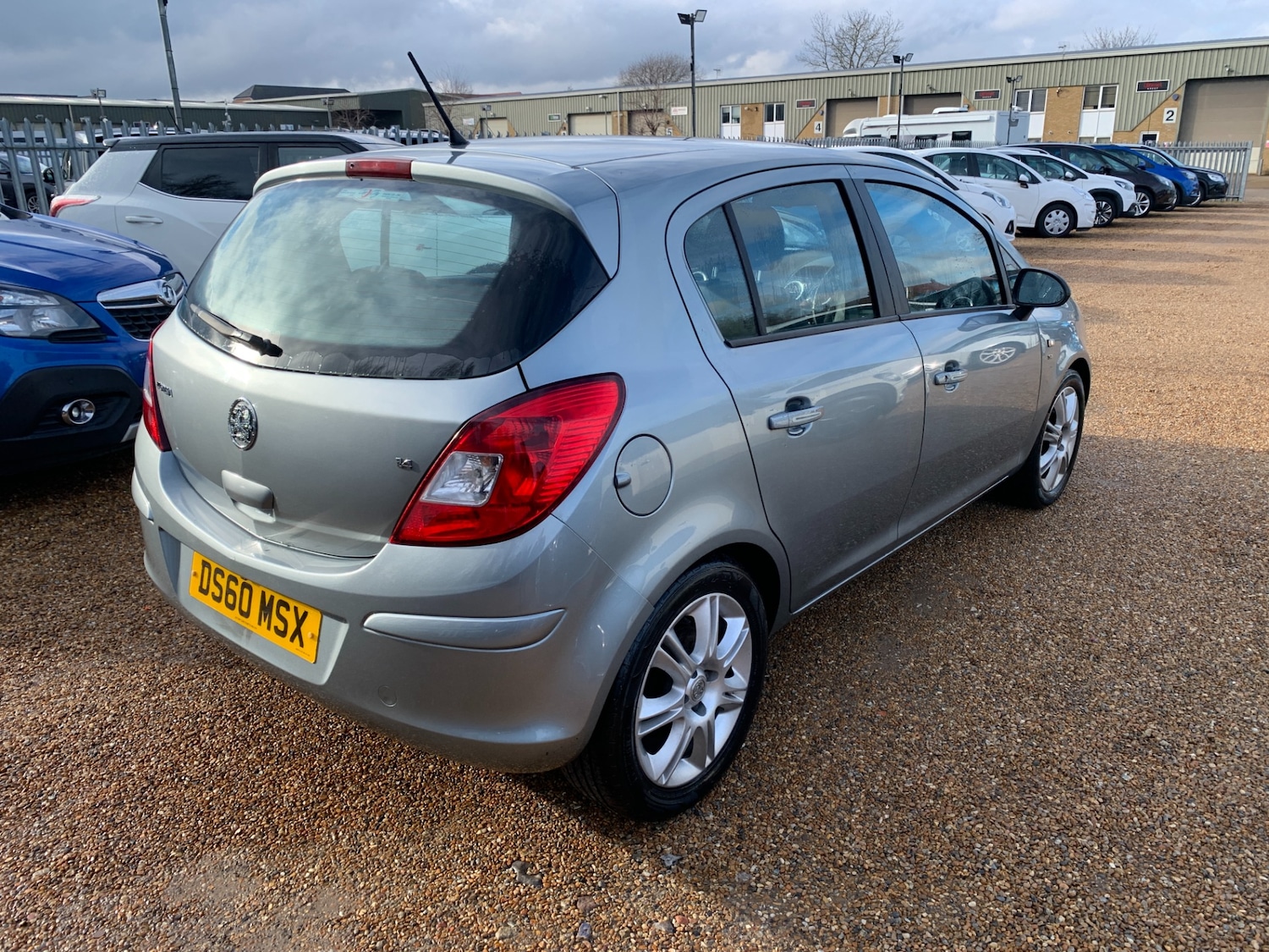 Used Vauxhall Corsa 2010 for sale - 77234140: Photo 3