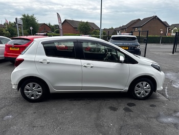 Used Toyota Vitz  for sale - 75075653: Photo