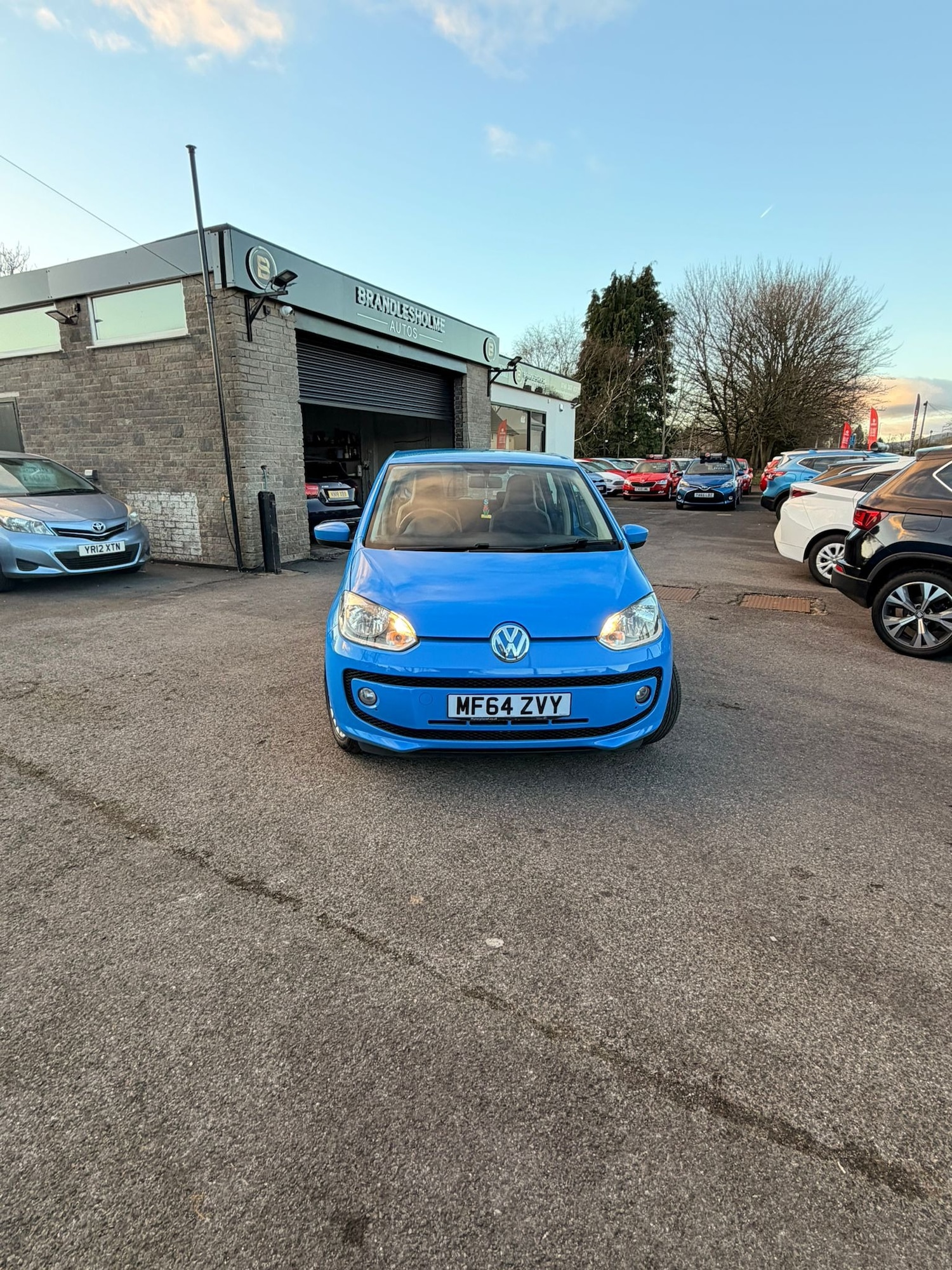 Used Volkswagen up! 2014 for sale - 77088334: Photo 2