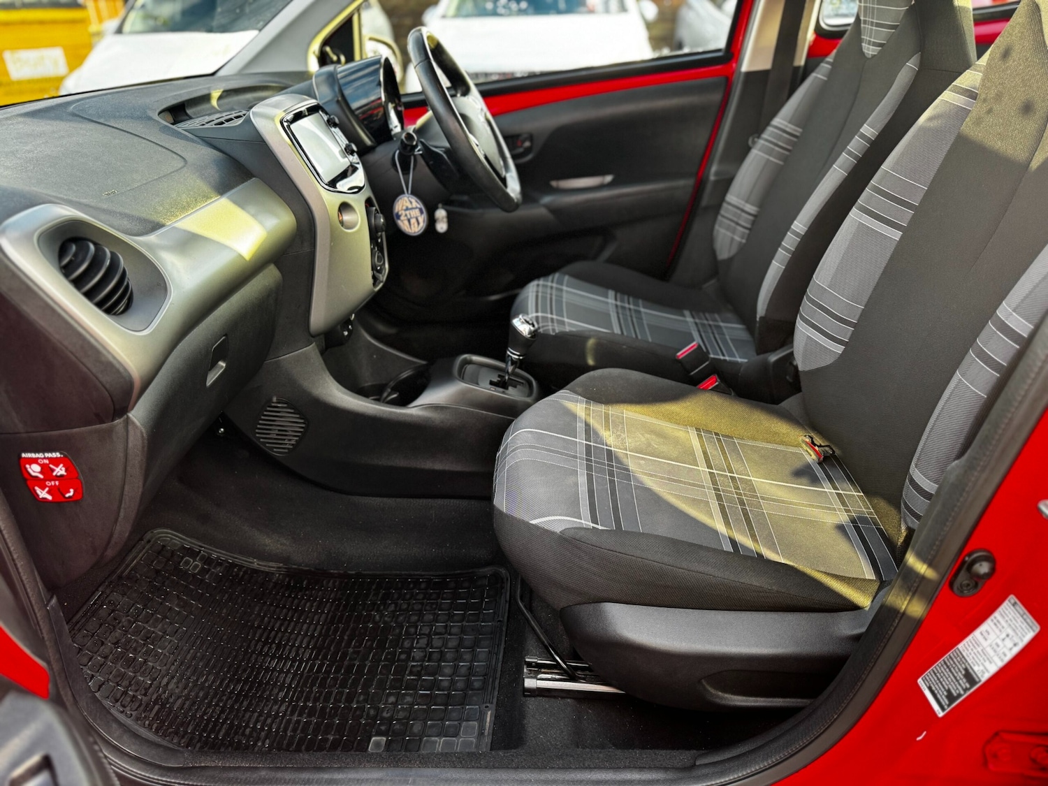 Used Peugeot 108 2018 for sale - 76748308: Photo 8