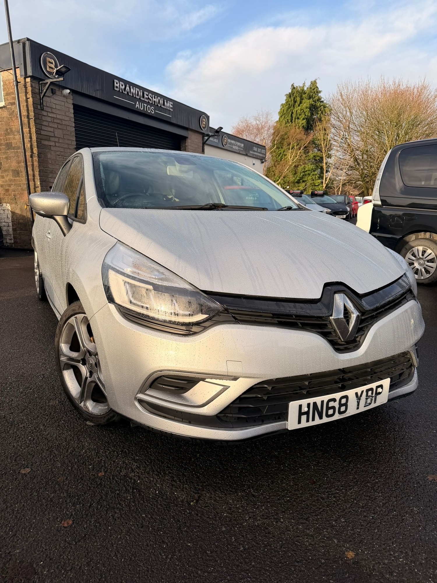 Used Renault Clio 2018 for sale - 76858881: Photo 1