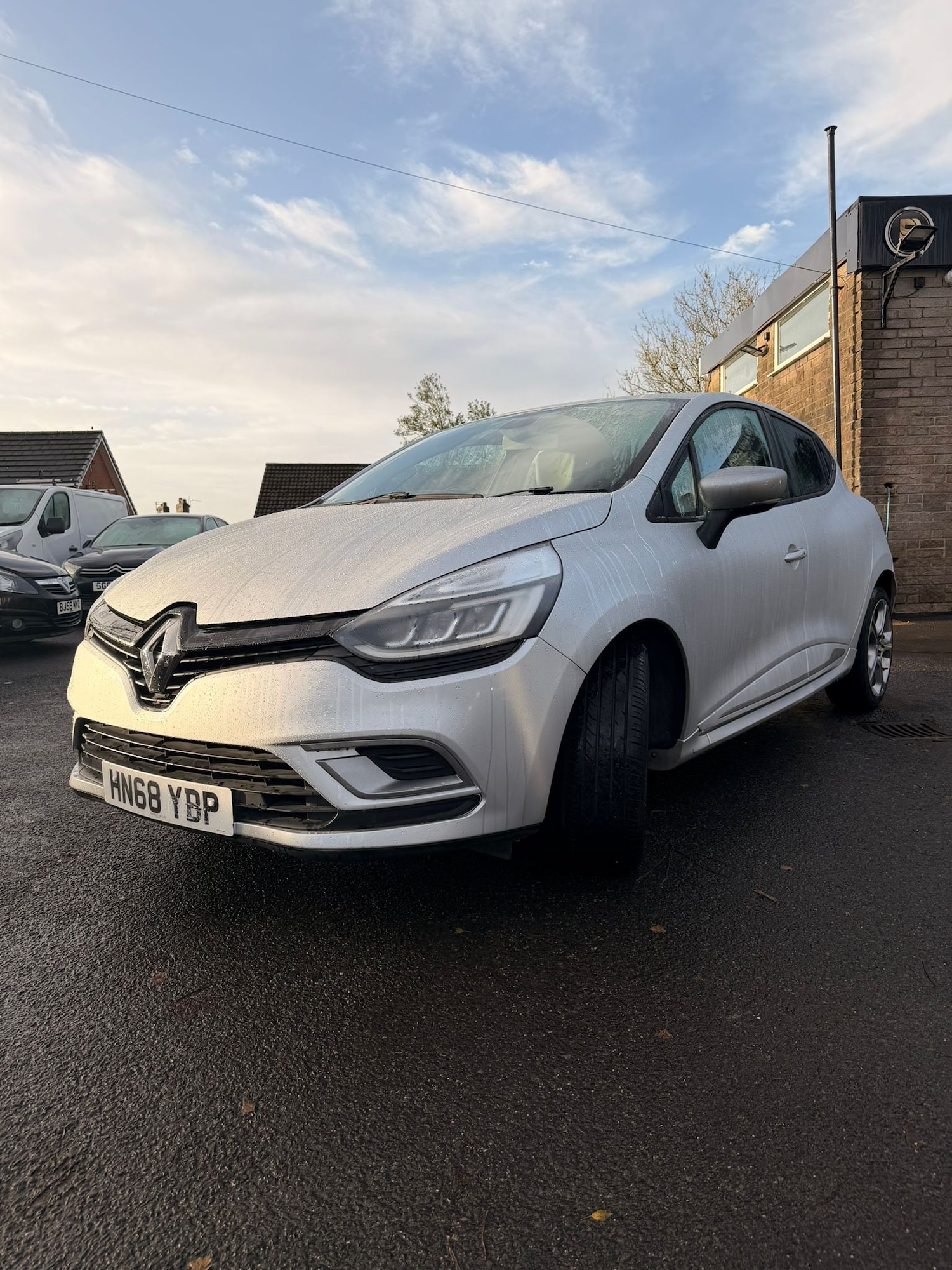 Used Renault Clio 2018 for sale - 76858881: Photo 3