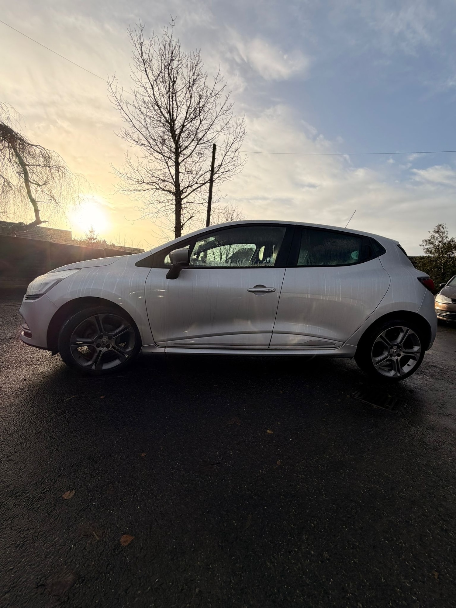 Used Renault Clio 2018 for sale - 76858881: Photo 4