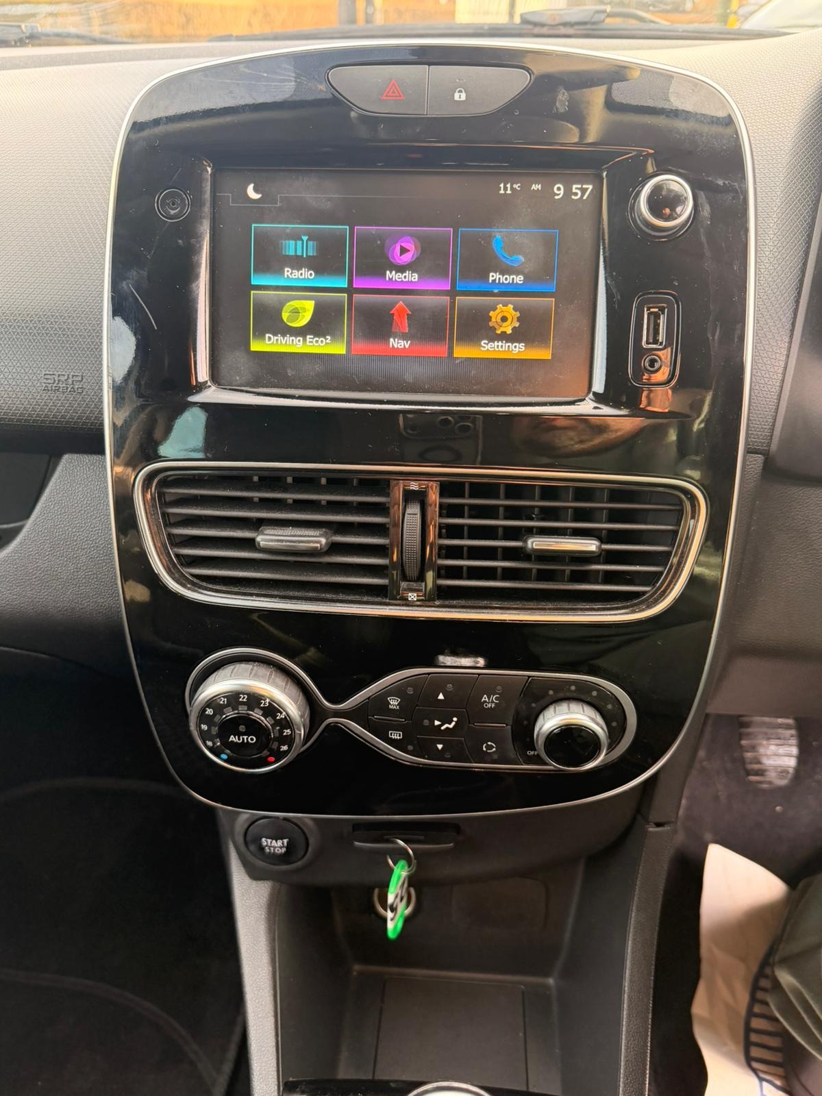 Used Renault Clio 2018 for sale - 76858881: Photo 9