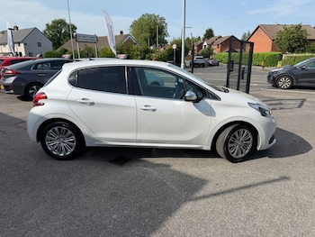 Used Peugeot 208 undefined for sale - 79009837: Photo