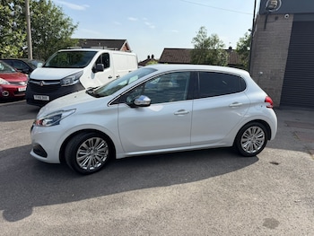Used Peugeot 208 undefined for sale - 79009837: Photo