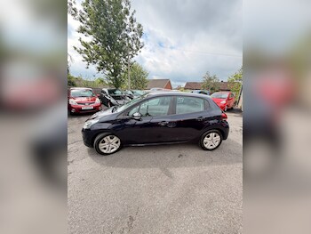 Used Peugeot 208 undefined for sale - 78654280: Photo