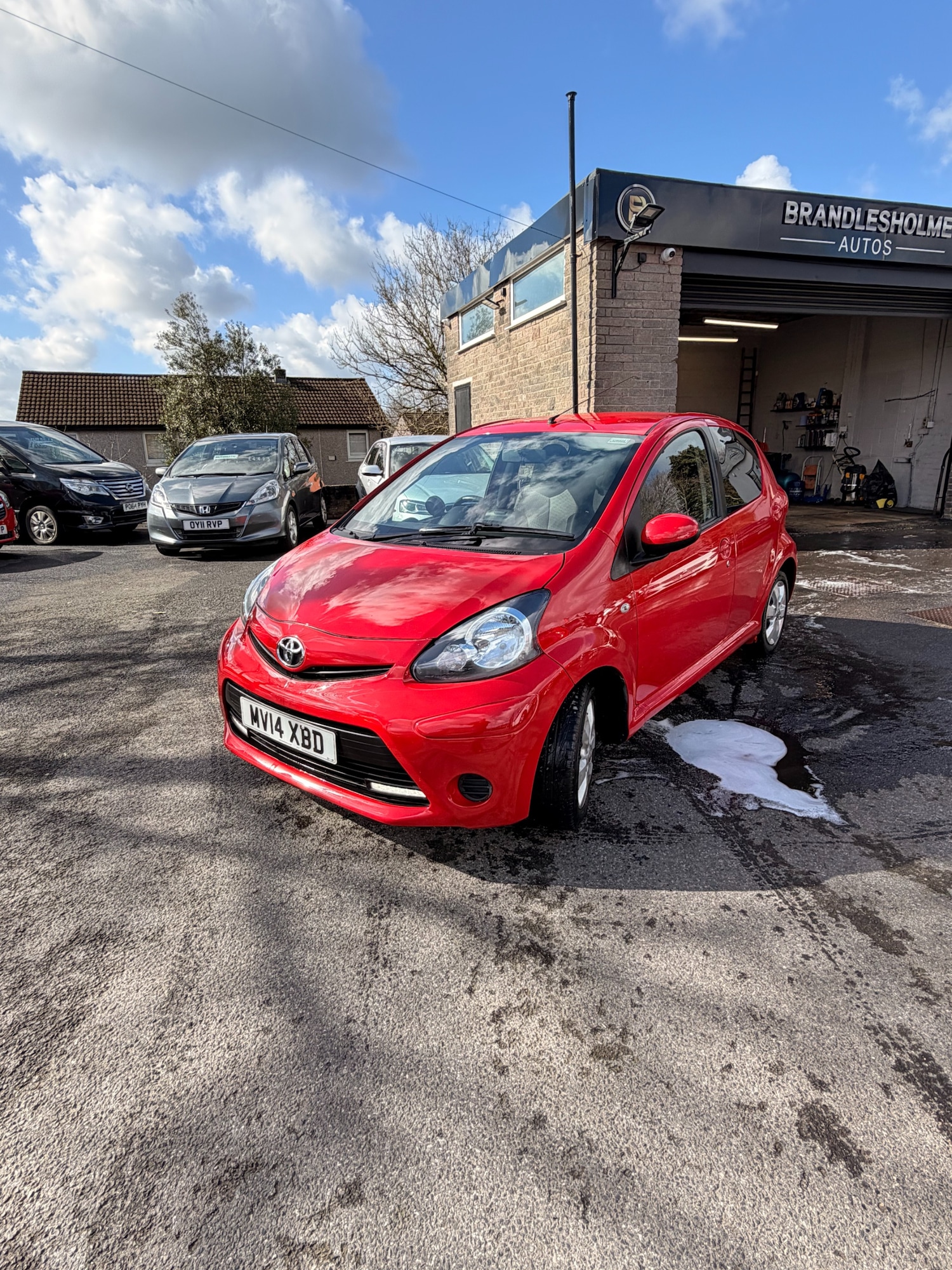 Used Toyota AYGO 2014 for sale - 77888888: Photo 3