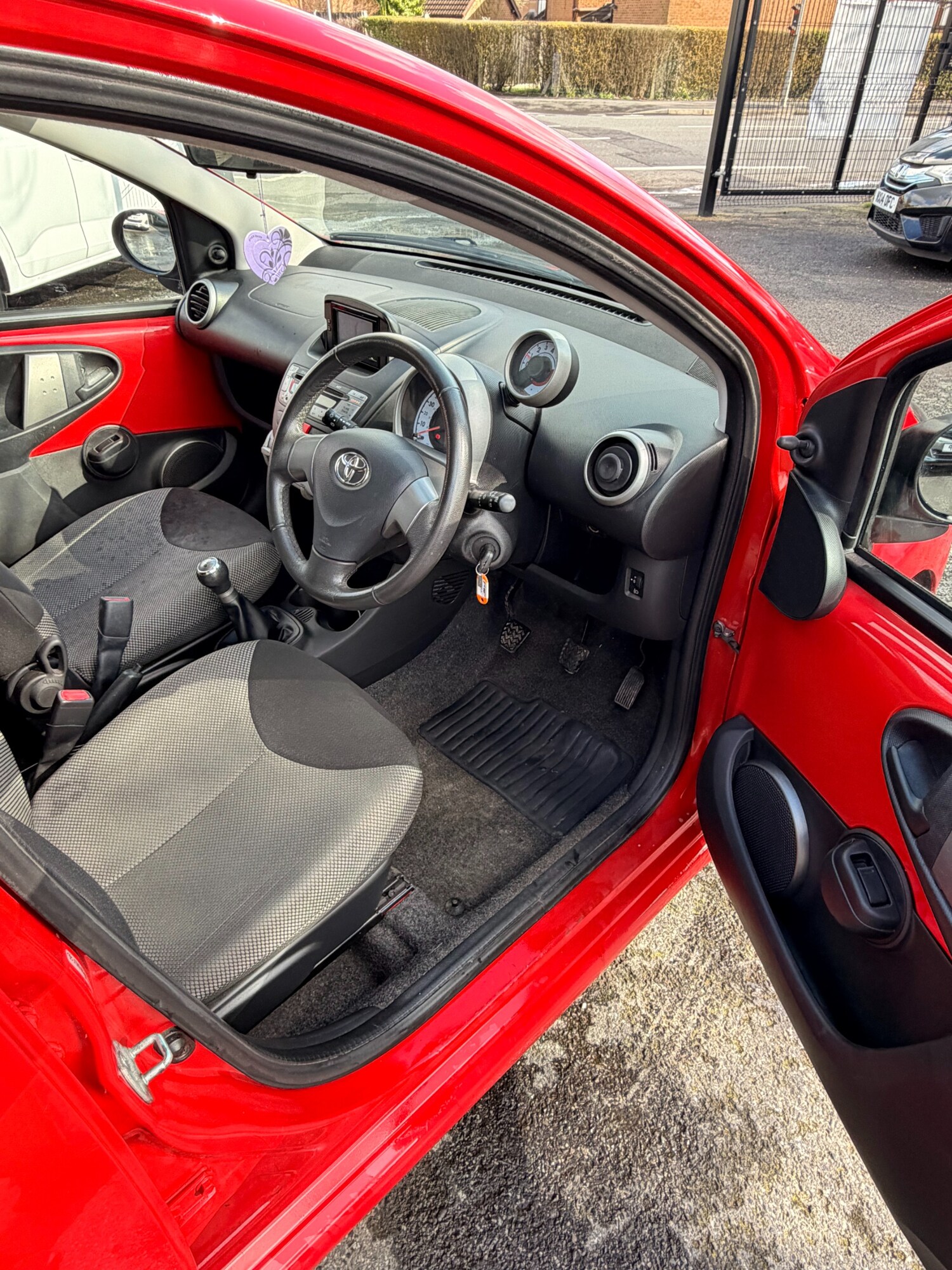 Used Toyota AYGO 2014 for sale - 77888888: Photo 9