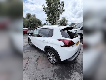 Used Peugeot 2008 2017 for sale - 79418986: Photo