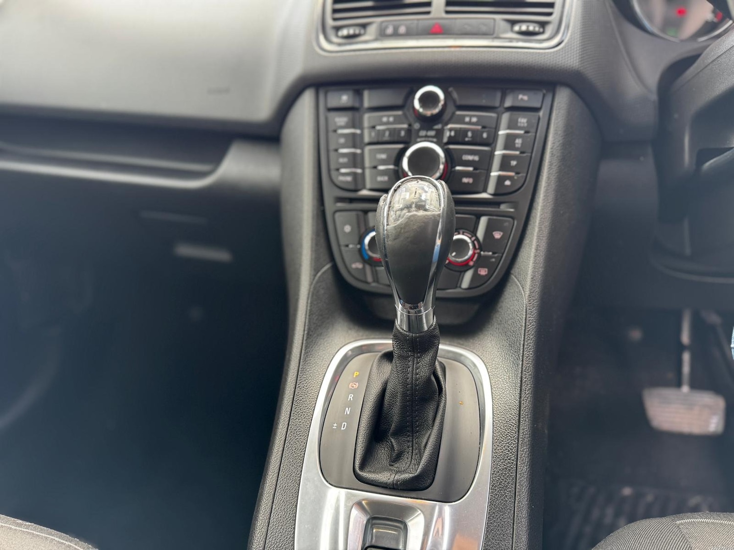 Used Vauxhall Meriva 2015 for sale - 76374649: Photo 9