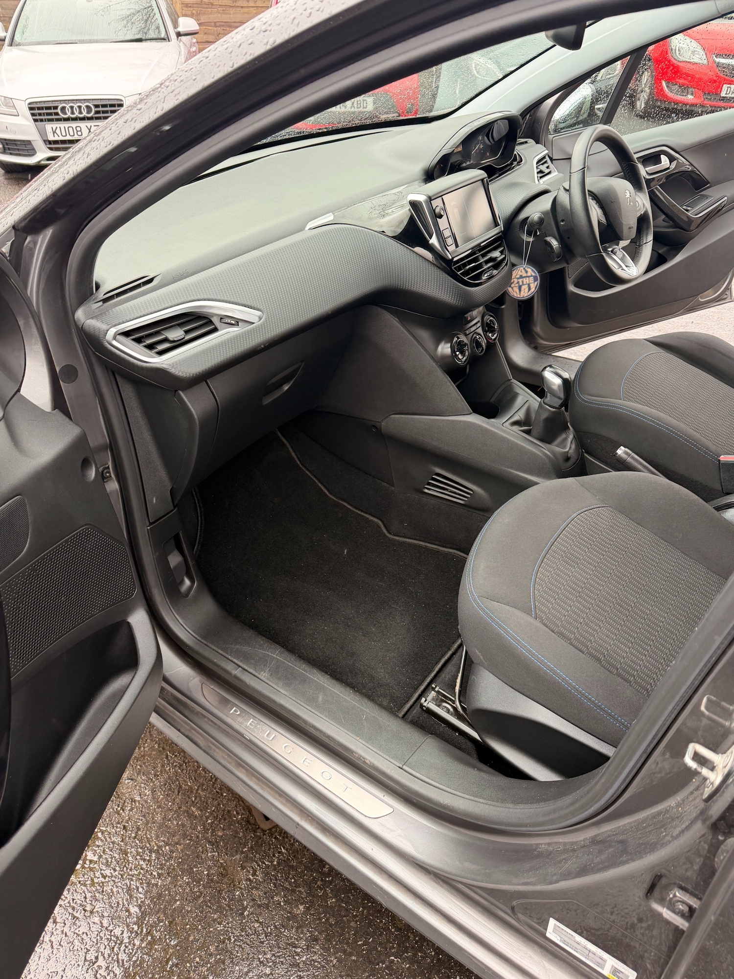 Used Peugeot 208 2019 for sale - 77902739: Photo 15