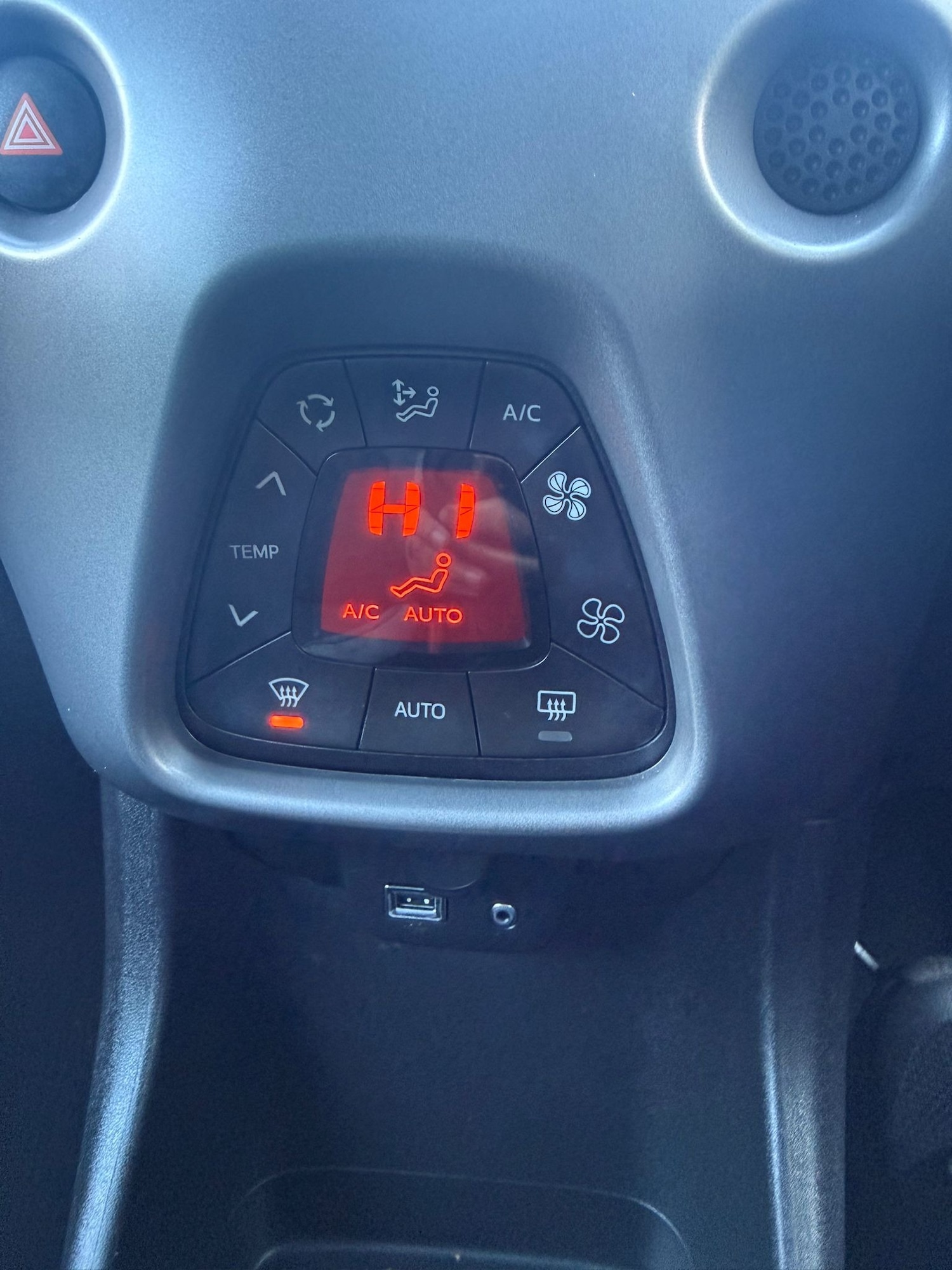 Used Toyota AYGO 2019 for sale - 76374648: Photo 8