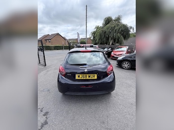 Used Peugeot 208 2018 for sale - 79321414: Photo