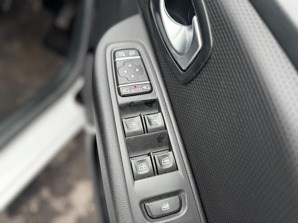 Used Renault Clio 2018 for sale - 76207346: Photo 15