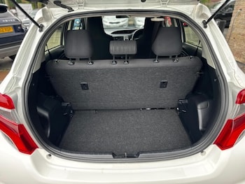 Used Toyota Vitz  for sale - 75822717: Photo