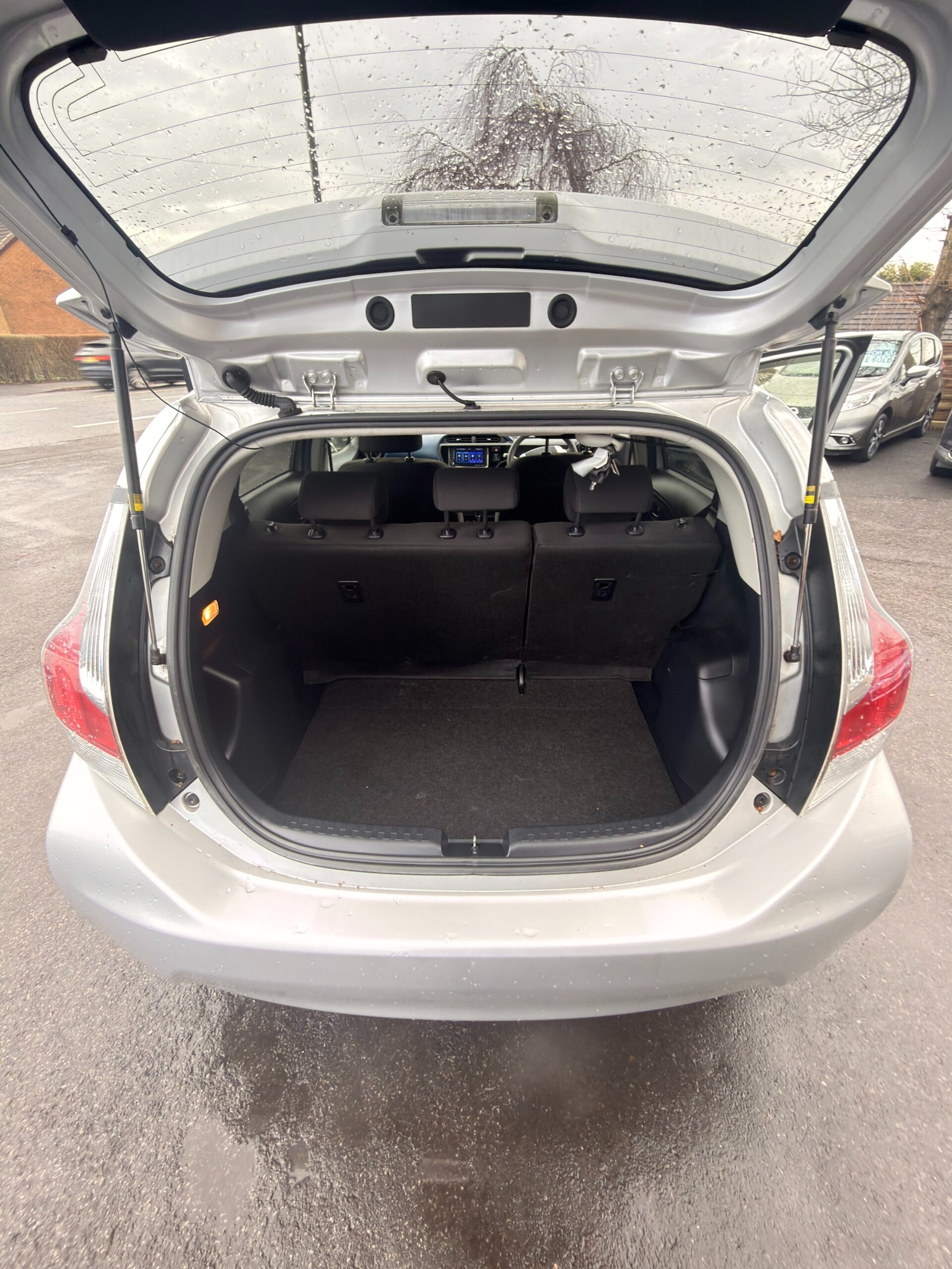 Used Toyota Aqua 2024 for sale - 77180322: Photo 12