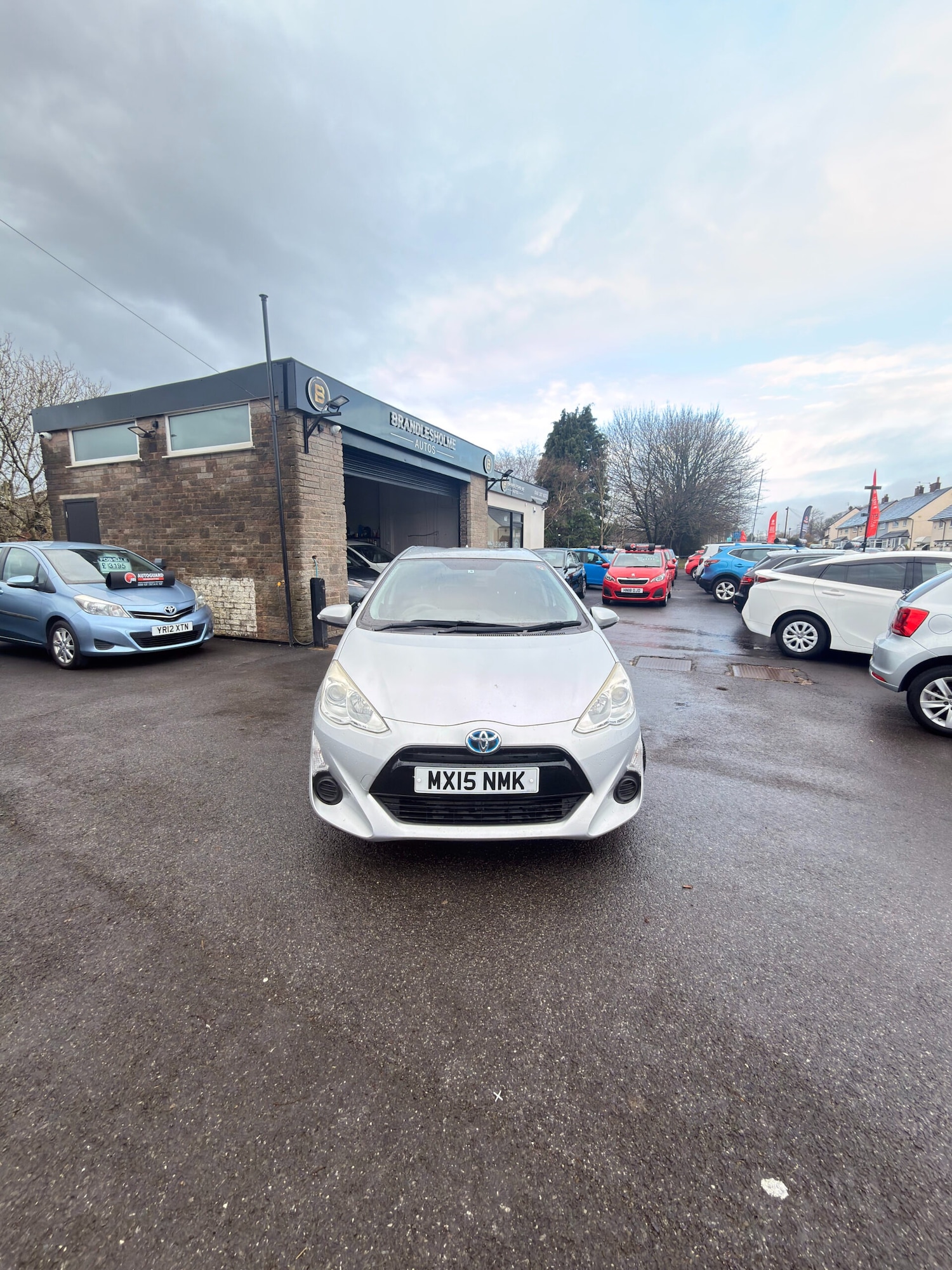 Used Toyota Aqua 2024 for sale - 77180322: Photo 2