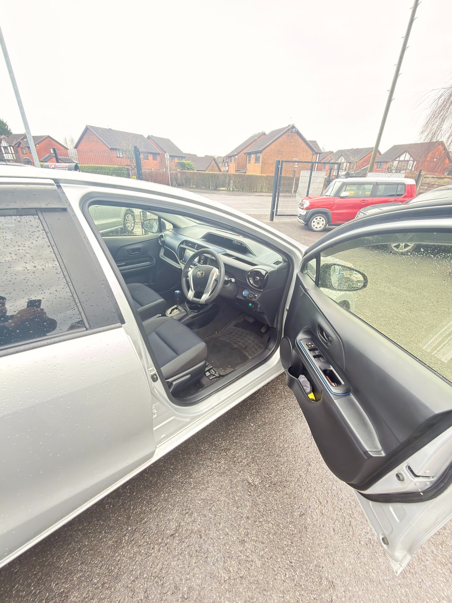 Used Toyota Aqua 2024 for sale - 77180322: Photo 9