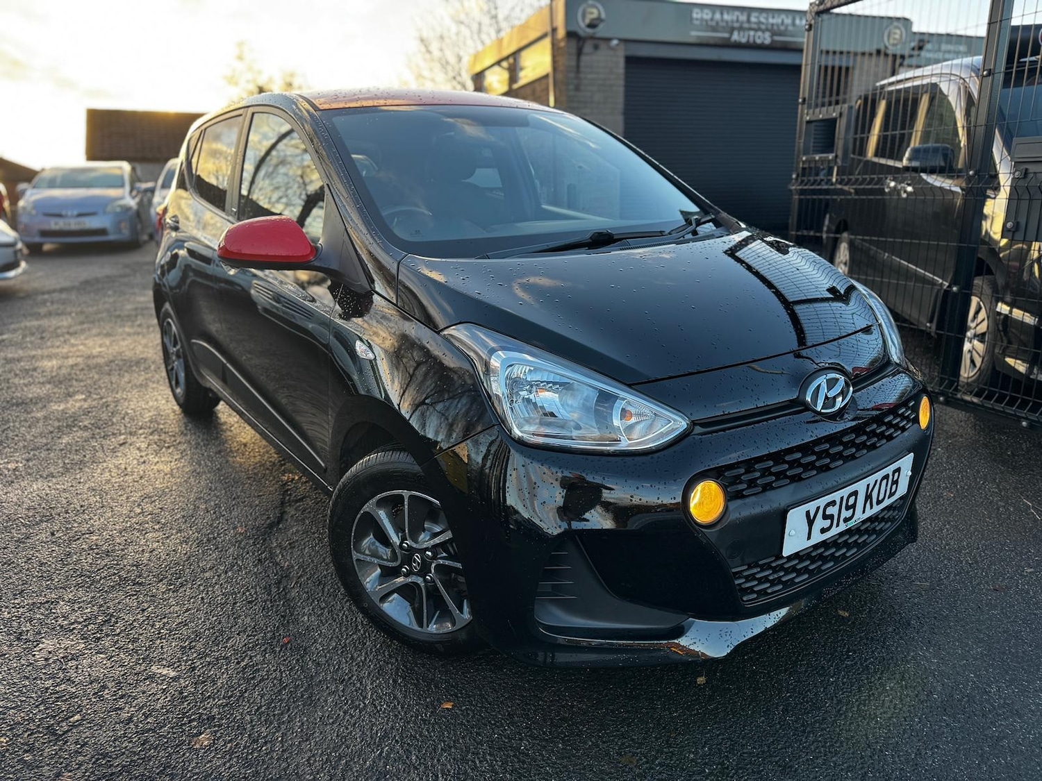 Used Hyundai i10 2019 for sale - 76748469: Photo 1