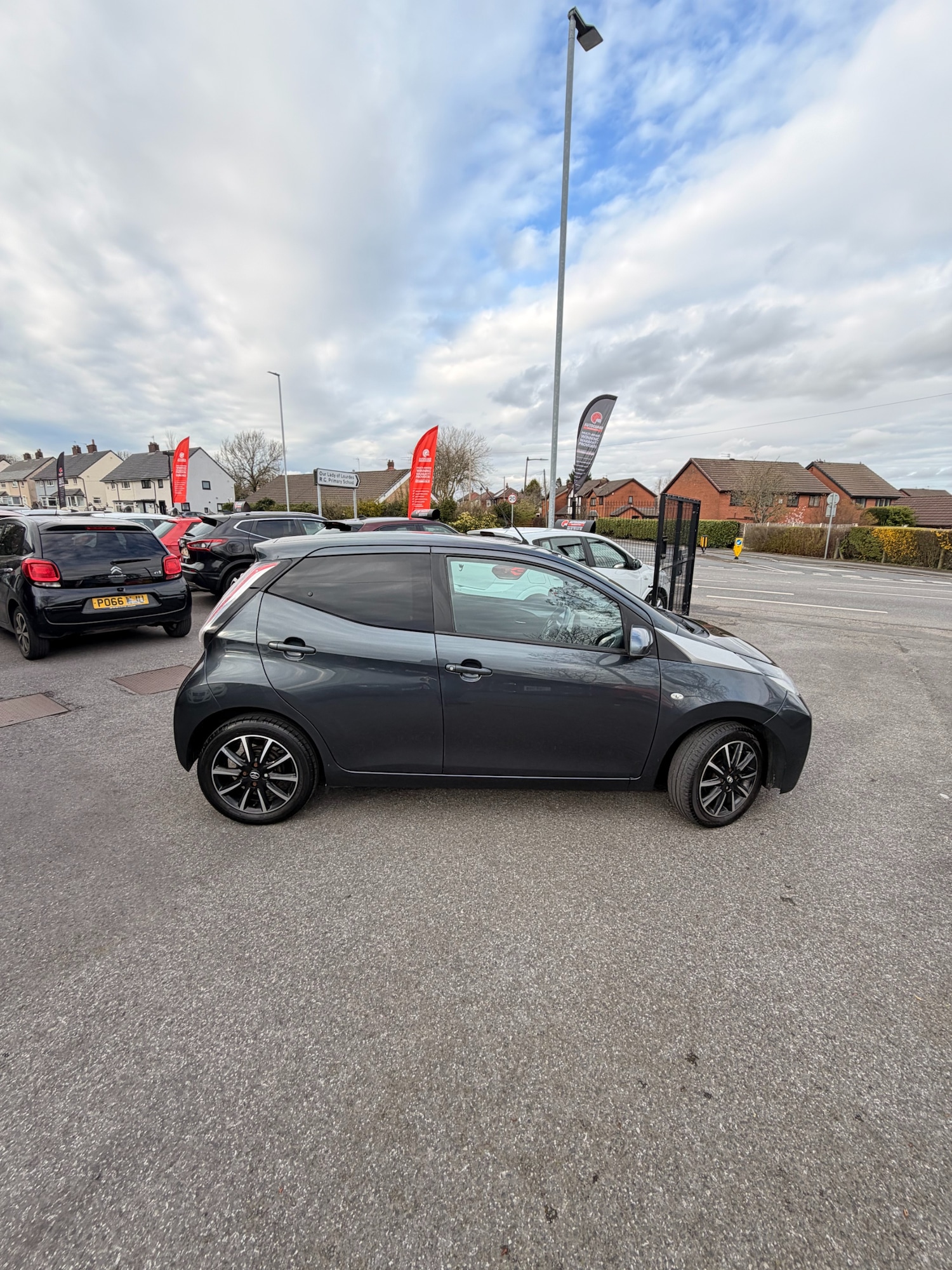Used Toyota AYGO 2017 for sale - 78031114: Photo 8