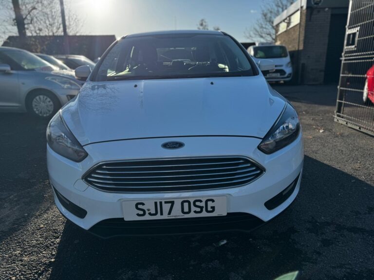 Used Ford Focus 2017 for sale - 76780531: Photo 2