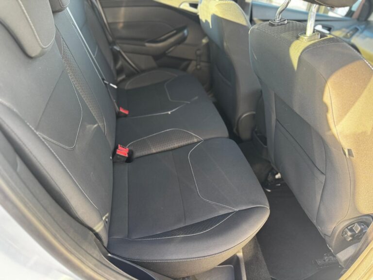 Used Ford Focus 2017 for sale - 76780531: Photo 5