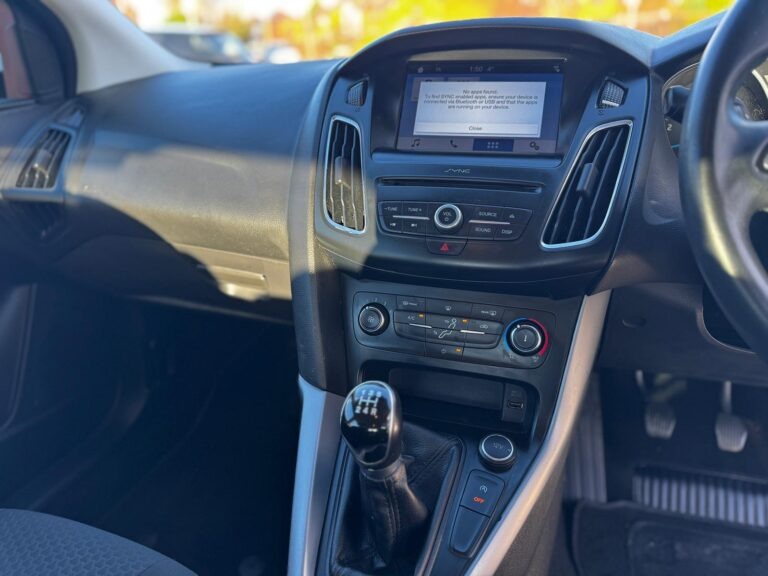 Used Ford Focus 2017 for sale - 76780531: Photo 7