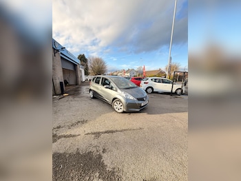 Used Honda Jazz 2011 for sale - 77653331: Photo