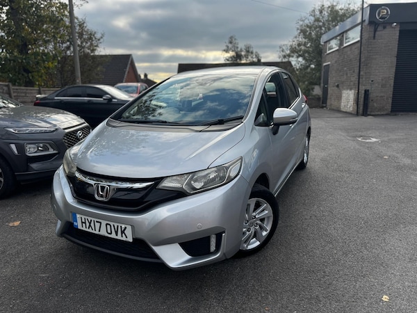 Used Honda Jazz 2017 for sale - 76276910: Photo 2