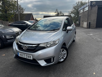 Used Honda Jazz 2017 for sale - 76276910: Photo 2