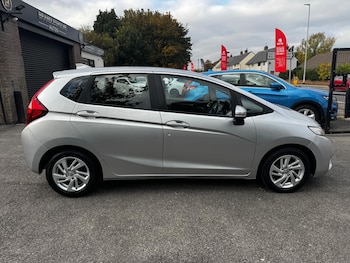 Used Honda Jazz 2017 for sale - 76276910: Photo 3