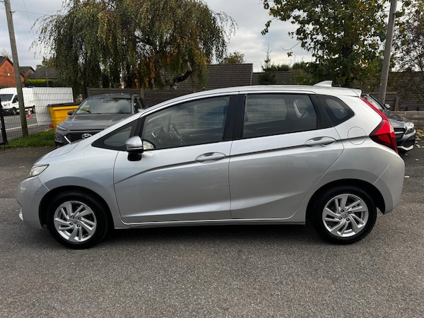 Used Honda Jazz 2017 for sale - 76276910: Photo 4