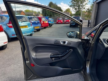 Used Ford Fiesta 2014 for sale - 75761208: Photo