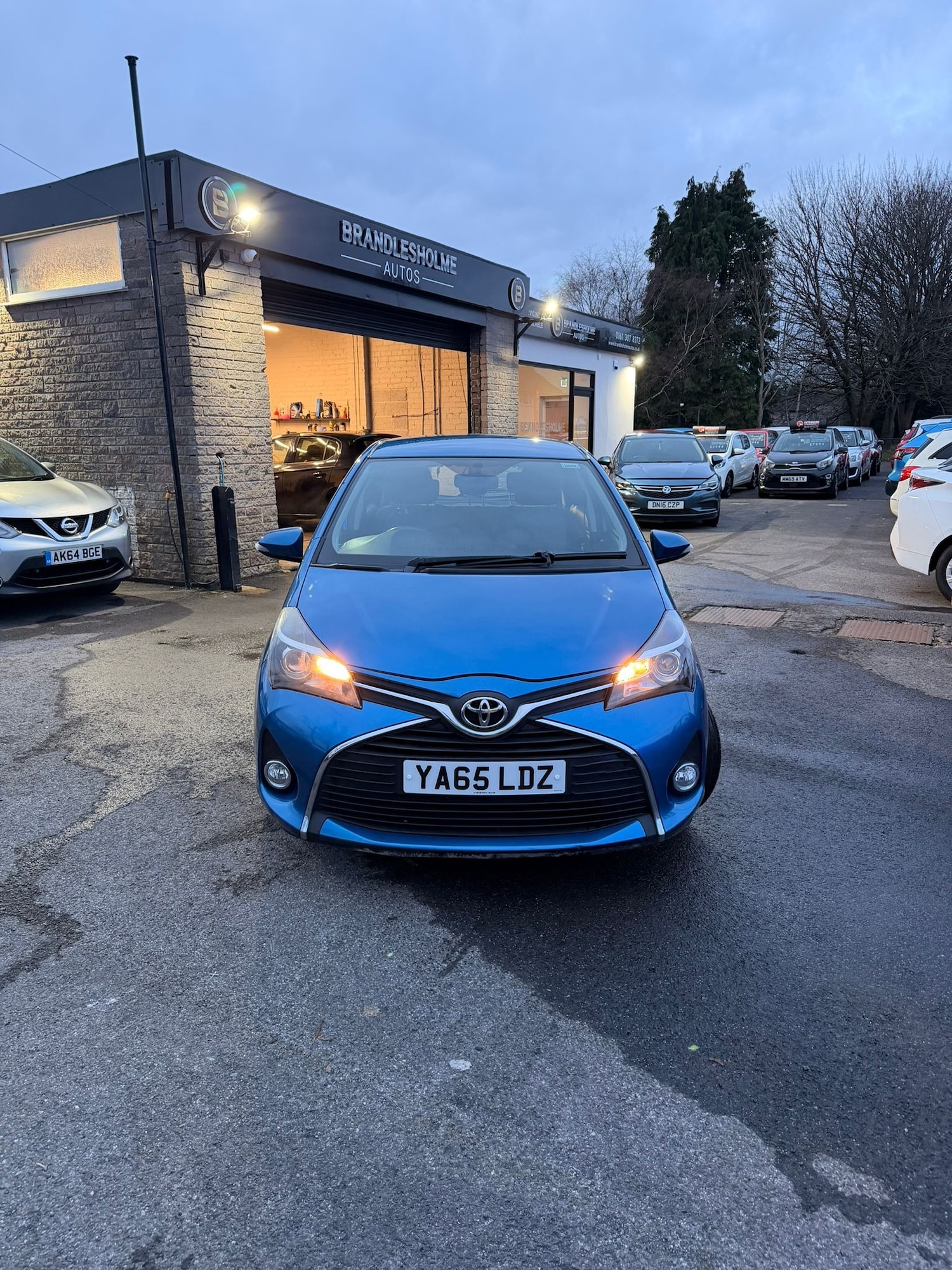 Used Toyota Yaris 2015 for sale - 77071208: Photo 2