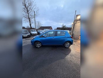 Used Toyota Yaris 2015 for sale - 77071208: Photo