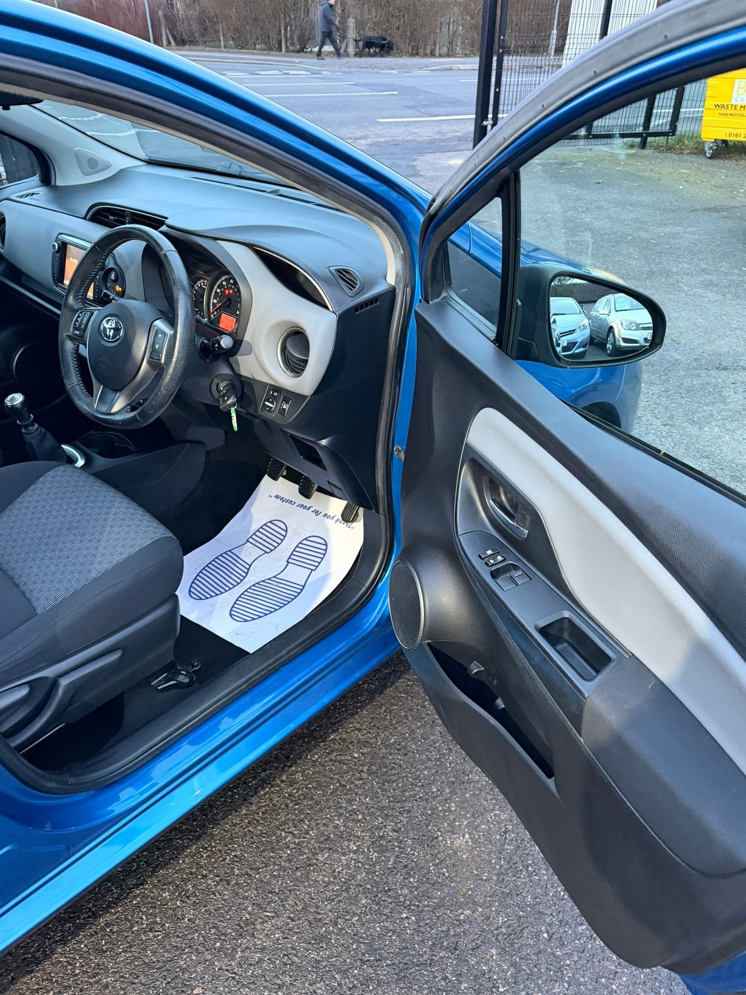 Used Toyota Yaris 2015 for sale - 77071208: Photo 9